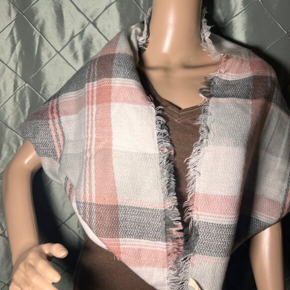 Threads 4 Thought Pink‎ Gray White Gingham Plaid Buffalo Wrap Shaw RN# 136314 - Picture 3 of 5